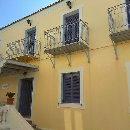 Old Harbor Apartments Σπέτσες Εξωτερικό φωτογραφία