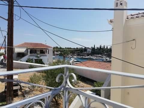 Old Harbor Apartments Σπέτσες Εξωτερικό φωτογραφία