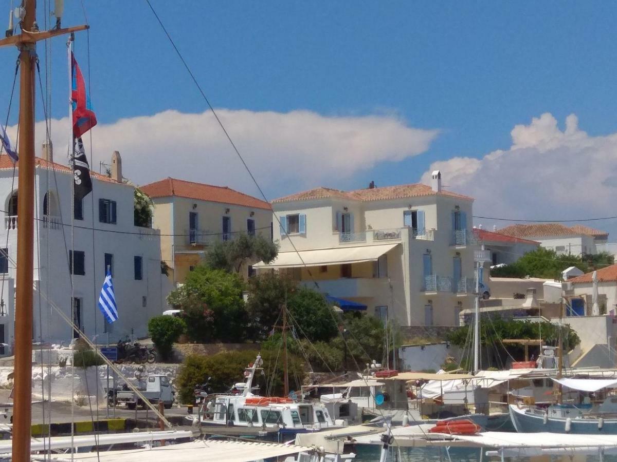 Old Harbor Apartments Σπέτσες Εξωτερικό φωτογραφία